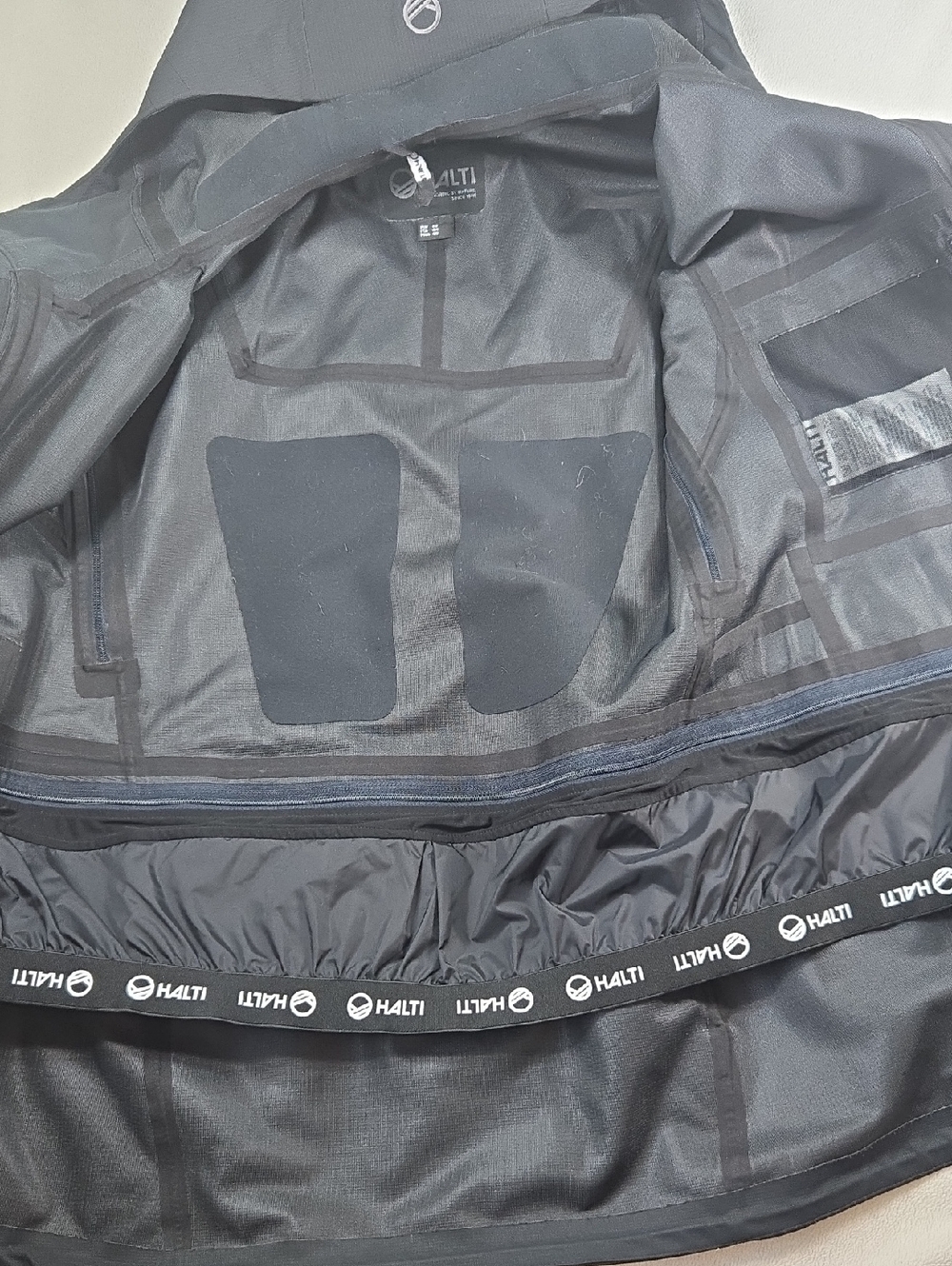 Ladies Halti Black Technical Hooded Jacket - Picture 7 of 11